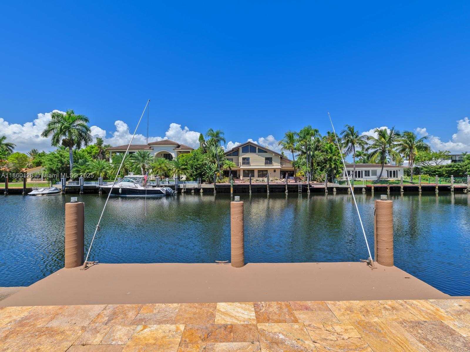 Small Image of 624 PALM DR, Hallandale Beach Number 57