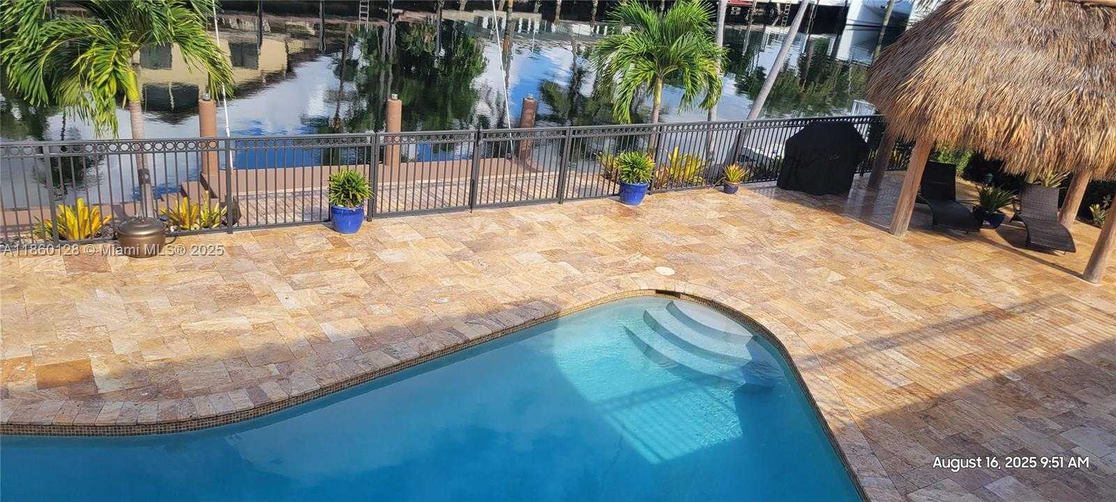 Small Image of 624 PALM DR, Hallandale Beach Number 6