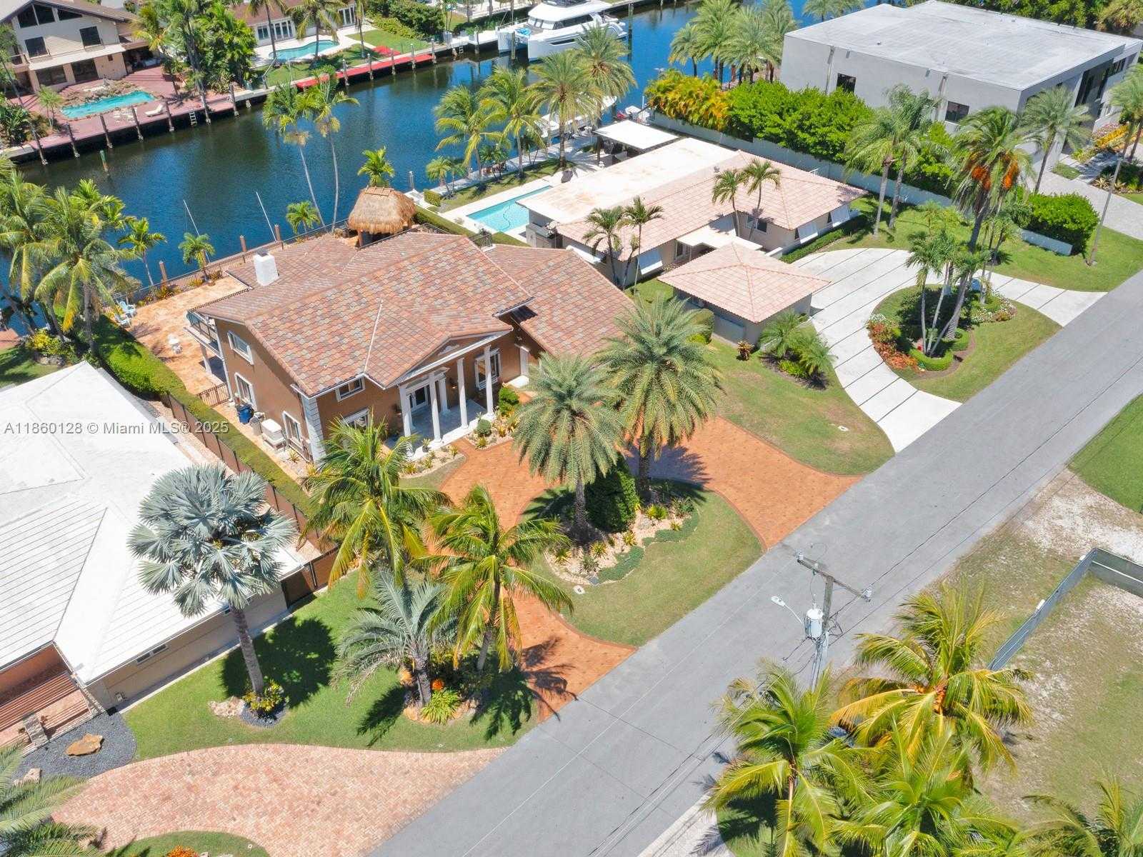Small Image of 624 PALM DR, Hallandale Beach Number 68