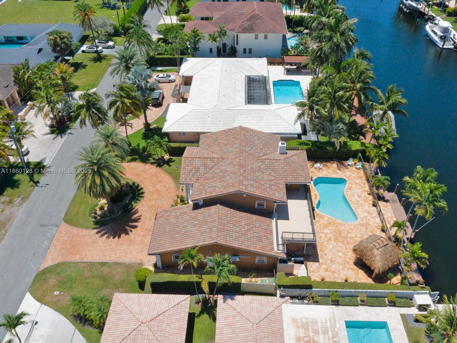 Small Image of 624 PALM DR, Hallandale Beach Number 70