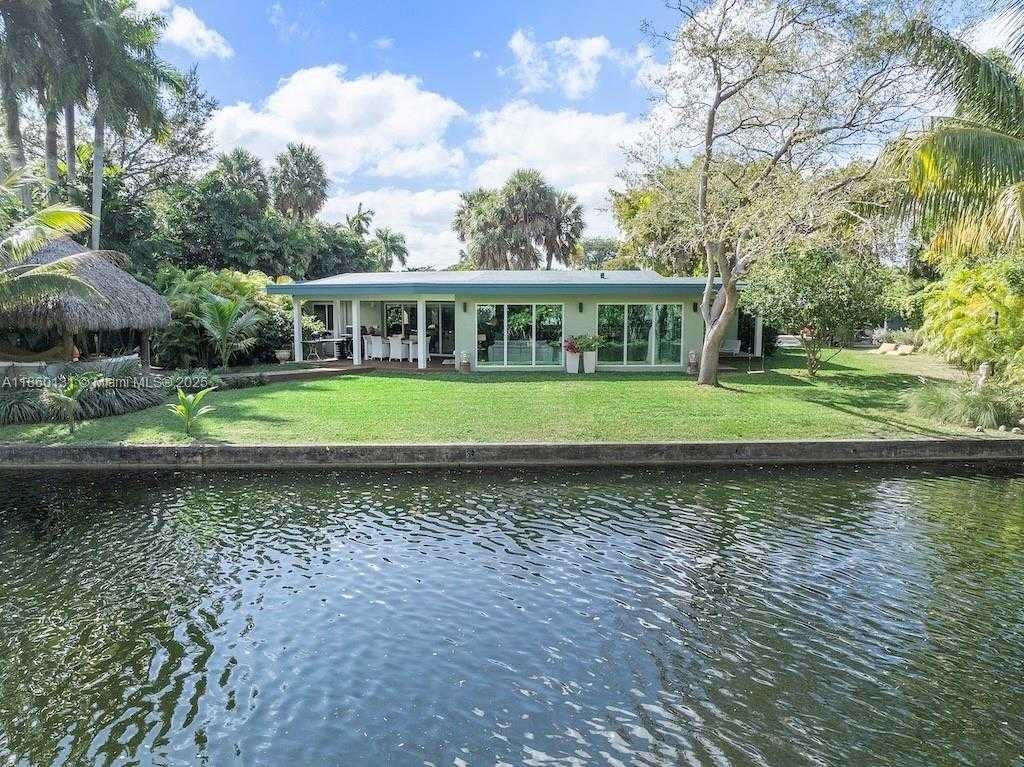 Small Image of 11377 WEST BISCAYNE CANAL RD, Miami Number 3