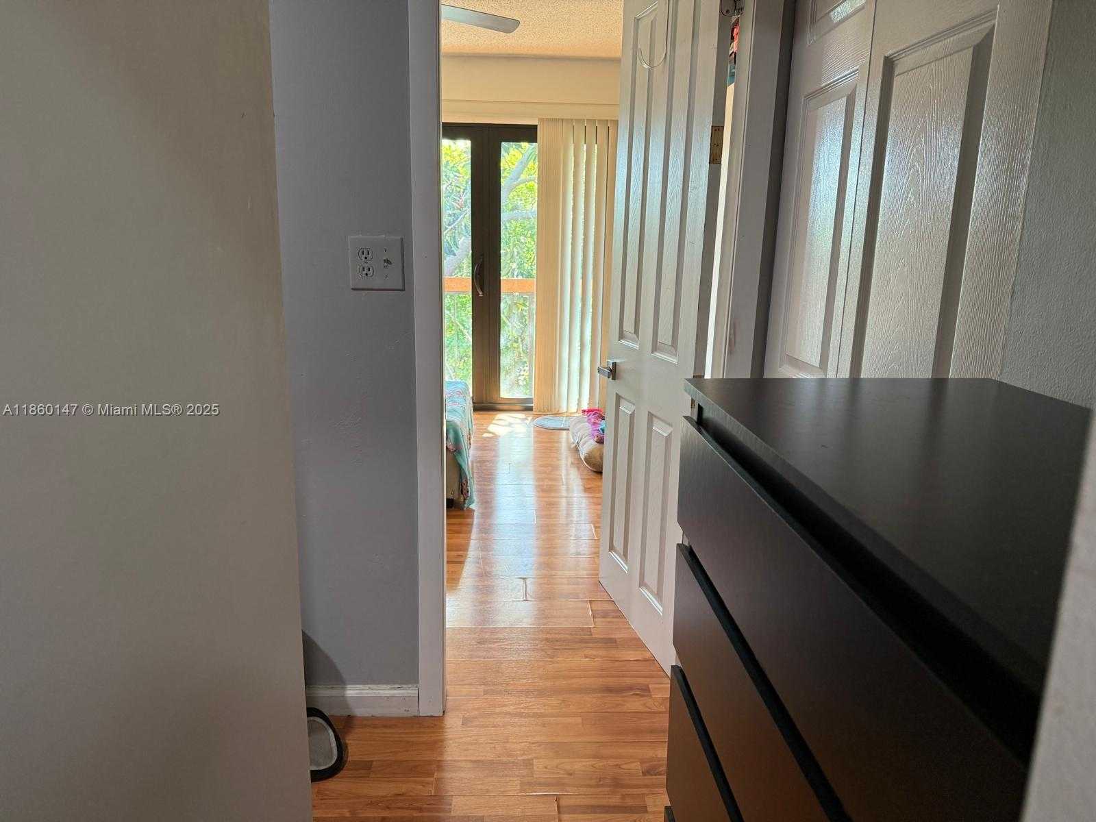 Small Image of 4018 DEL RíO WAY, Sunrise Number 15