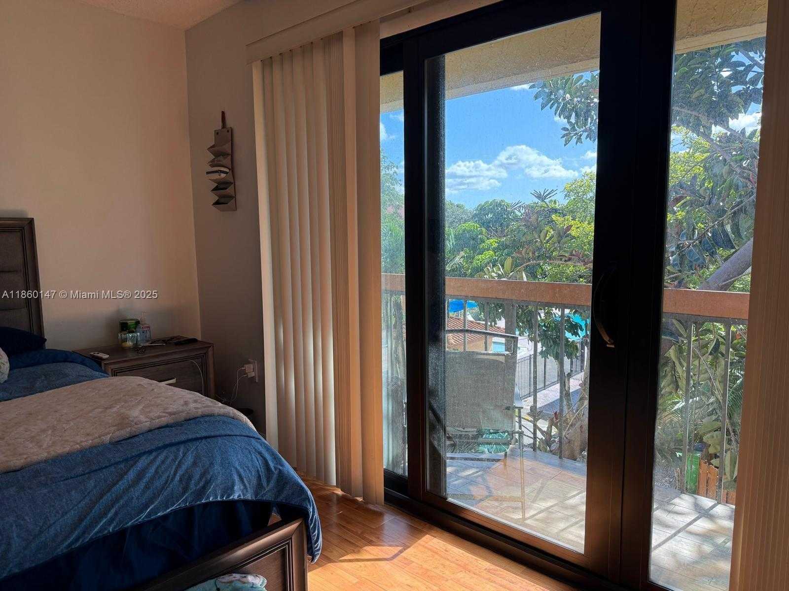 Small Image of 4018 DEL RíO WAY, Sunrise Number 19