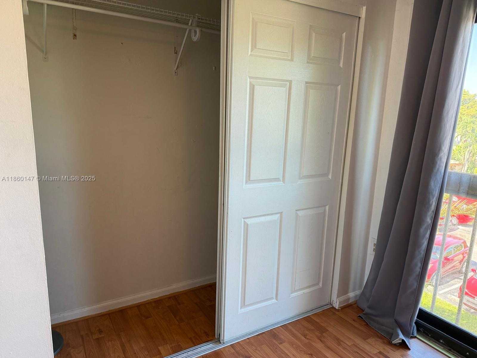 Small Image of 4018 DEL RíO WAY, Sunrise Number 30