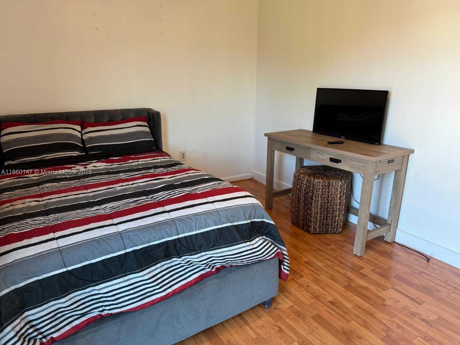 Small Image of 4018 DEL RíO WAY, Sunrise Number 31