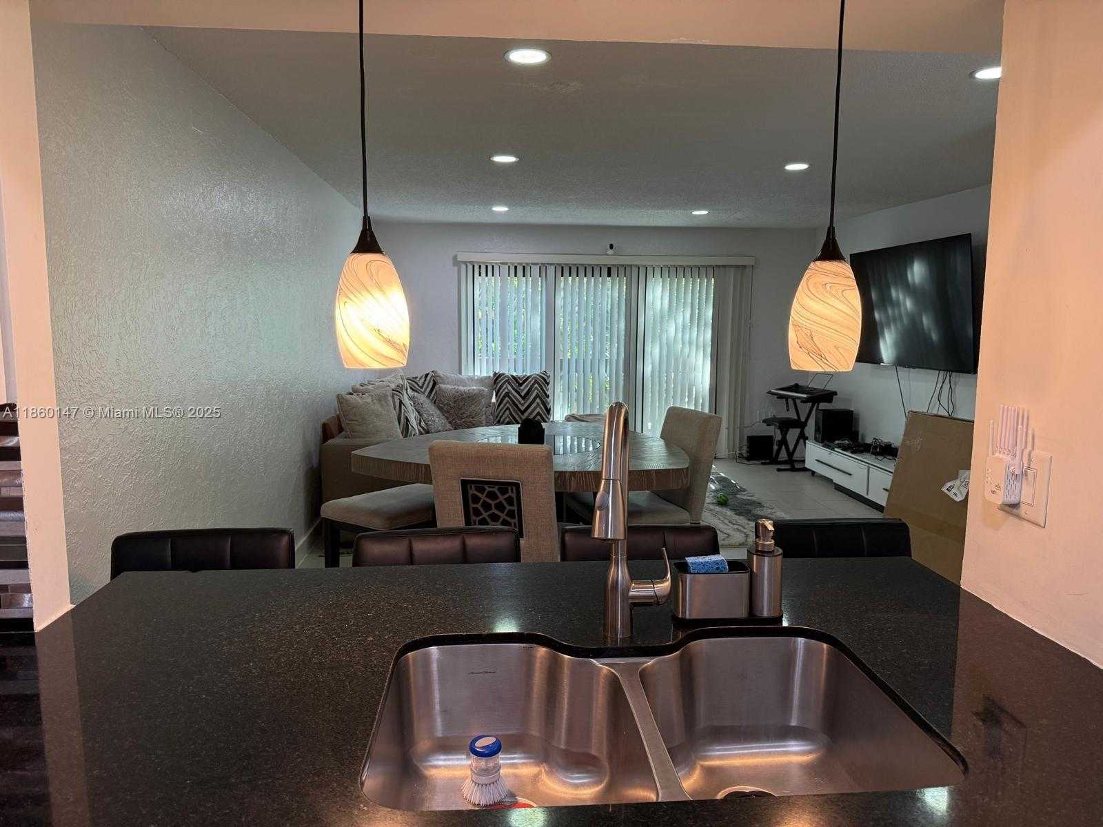 Small Image of 4018 DEL RíO WAY, Sunrise Number 4