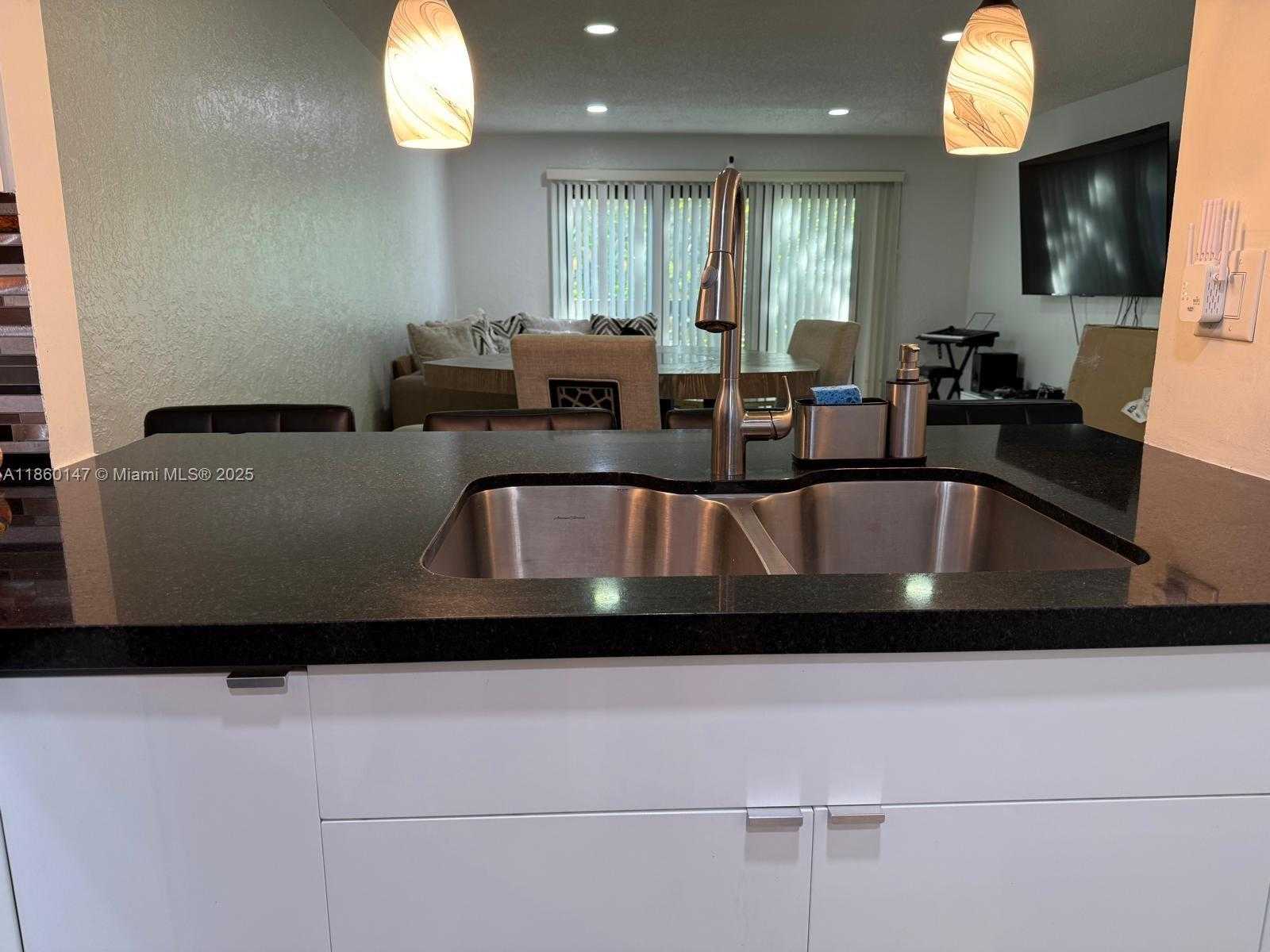 Small Image of 4018 DEL RíO WAY, Sunrise Number 6