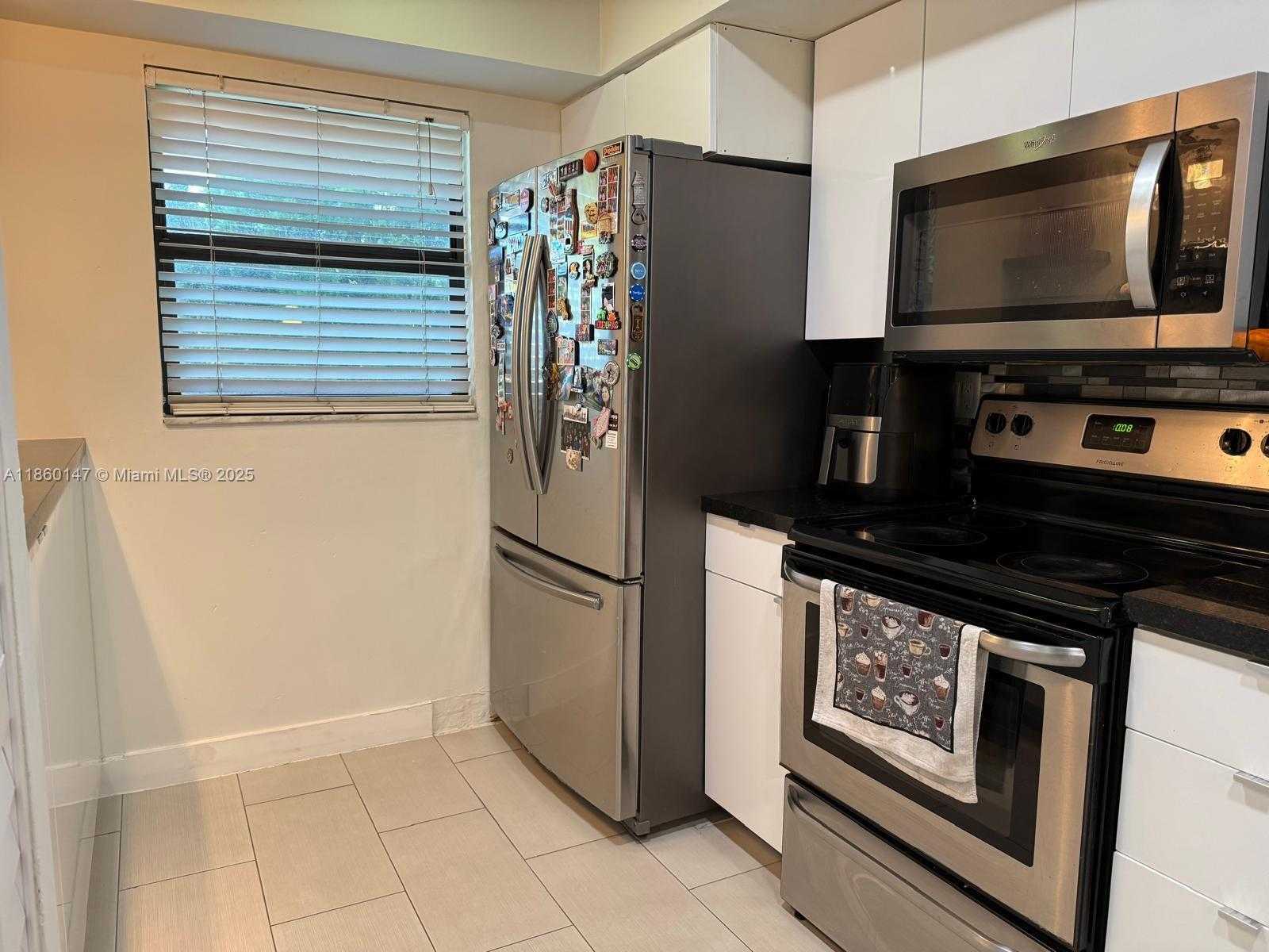 Small Image of 4018 DEL RíO WAY, Sunrise Number 9