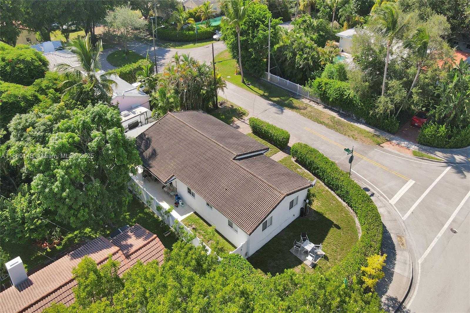 Small Image of 10 NORTH WEST 100TH ST, Miami Shores Number 10