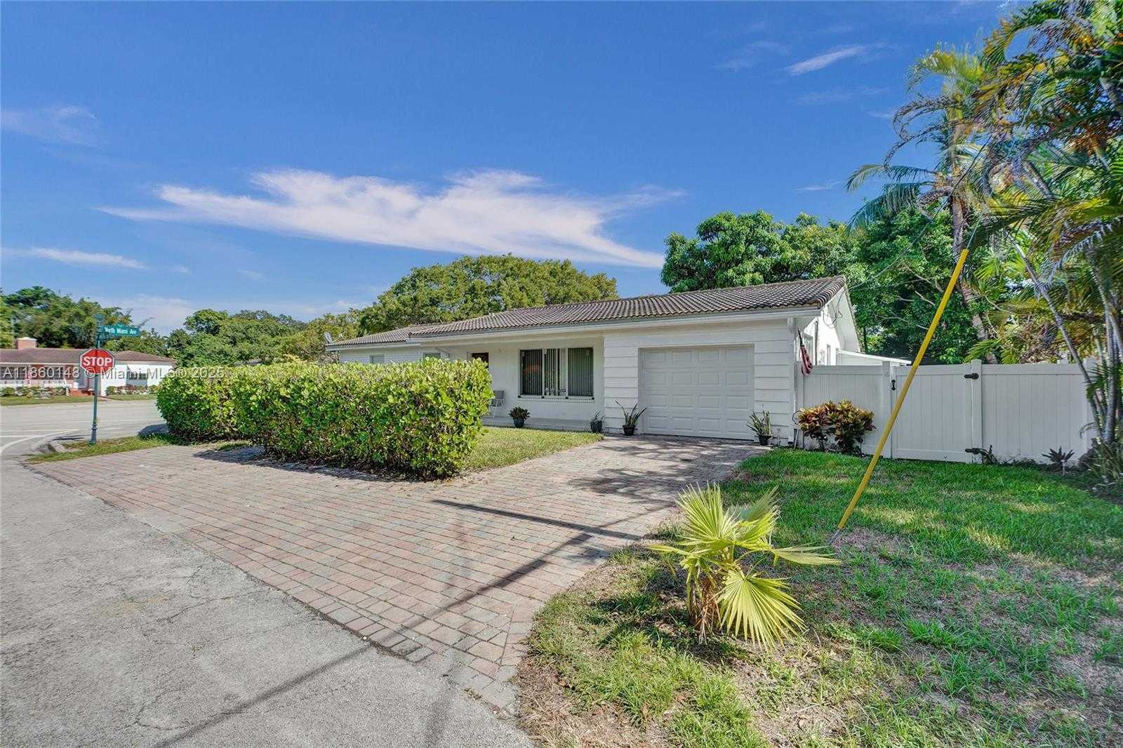 Small Image of 10 NORTH WEST 100TH ST, Miami Shores Number 3