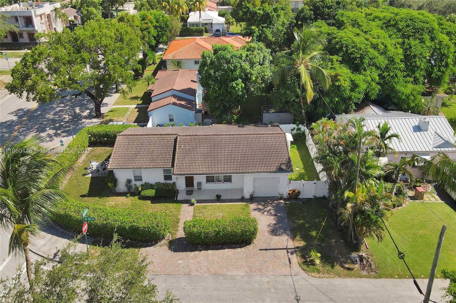 Small Image of 10 NORTH WEST 100TH ST, Miami Shores Number 5