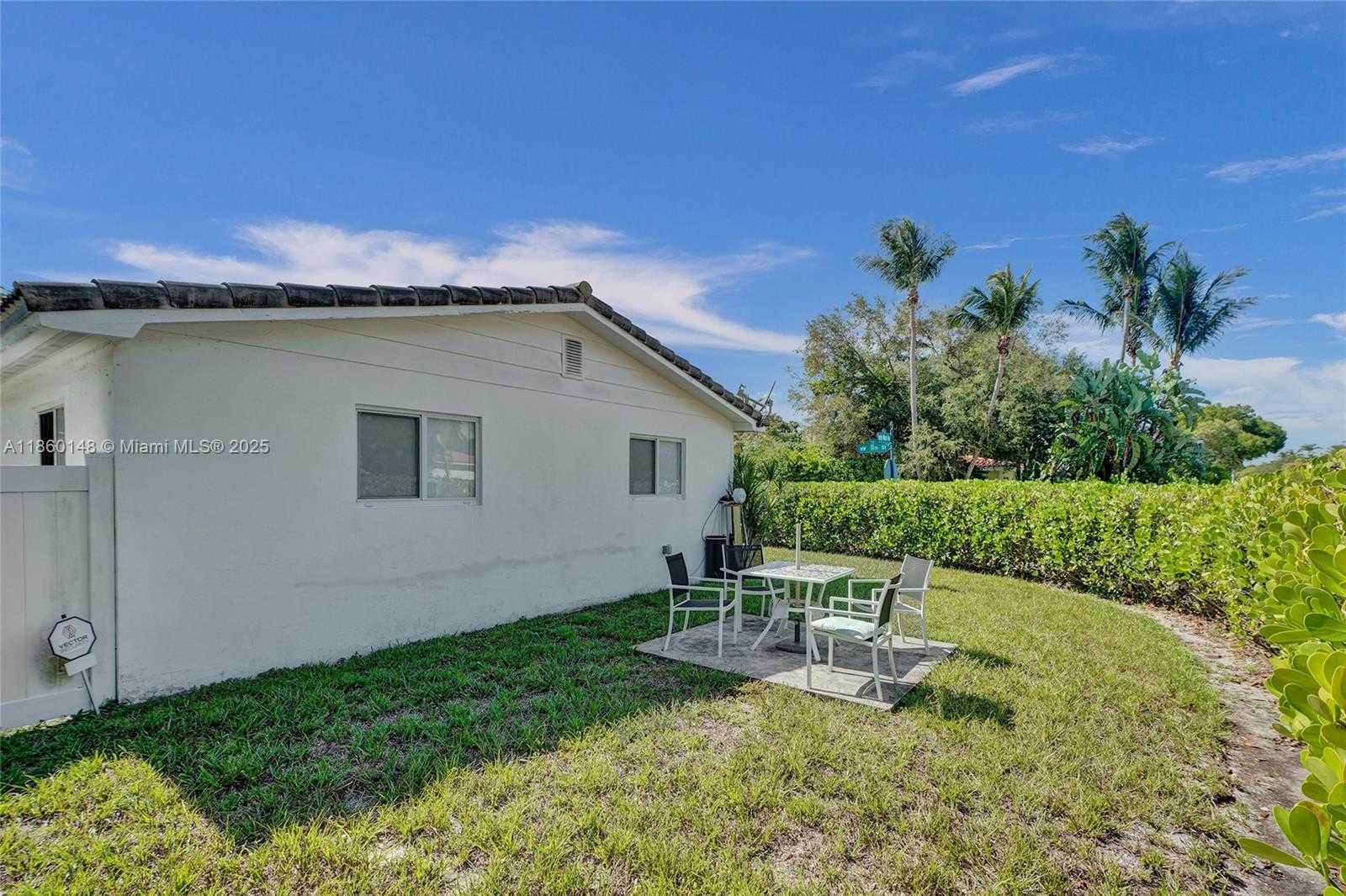 Small Image of 10 NORTH WEST 100TH ST, Miami Shores Number 56