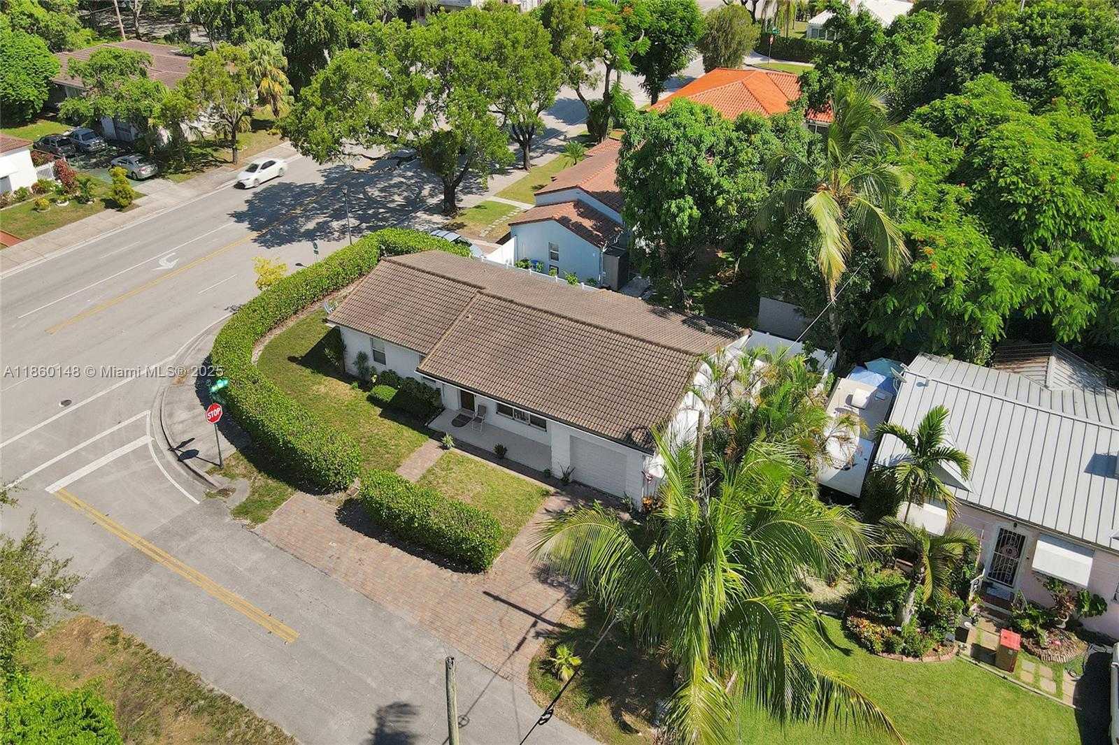 Small Image of 10 NORTH WEST 100TH ST, Miami Shores Number 6