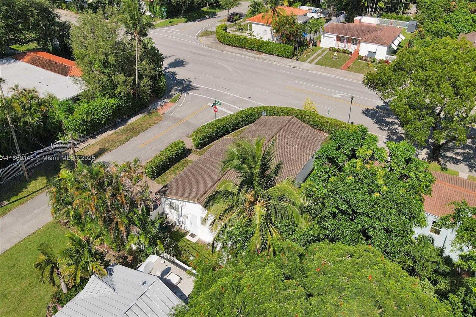 Small Image of 10 NORTH WEST 100TH ST, Miami Shores Number 8