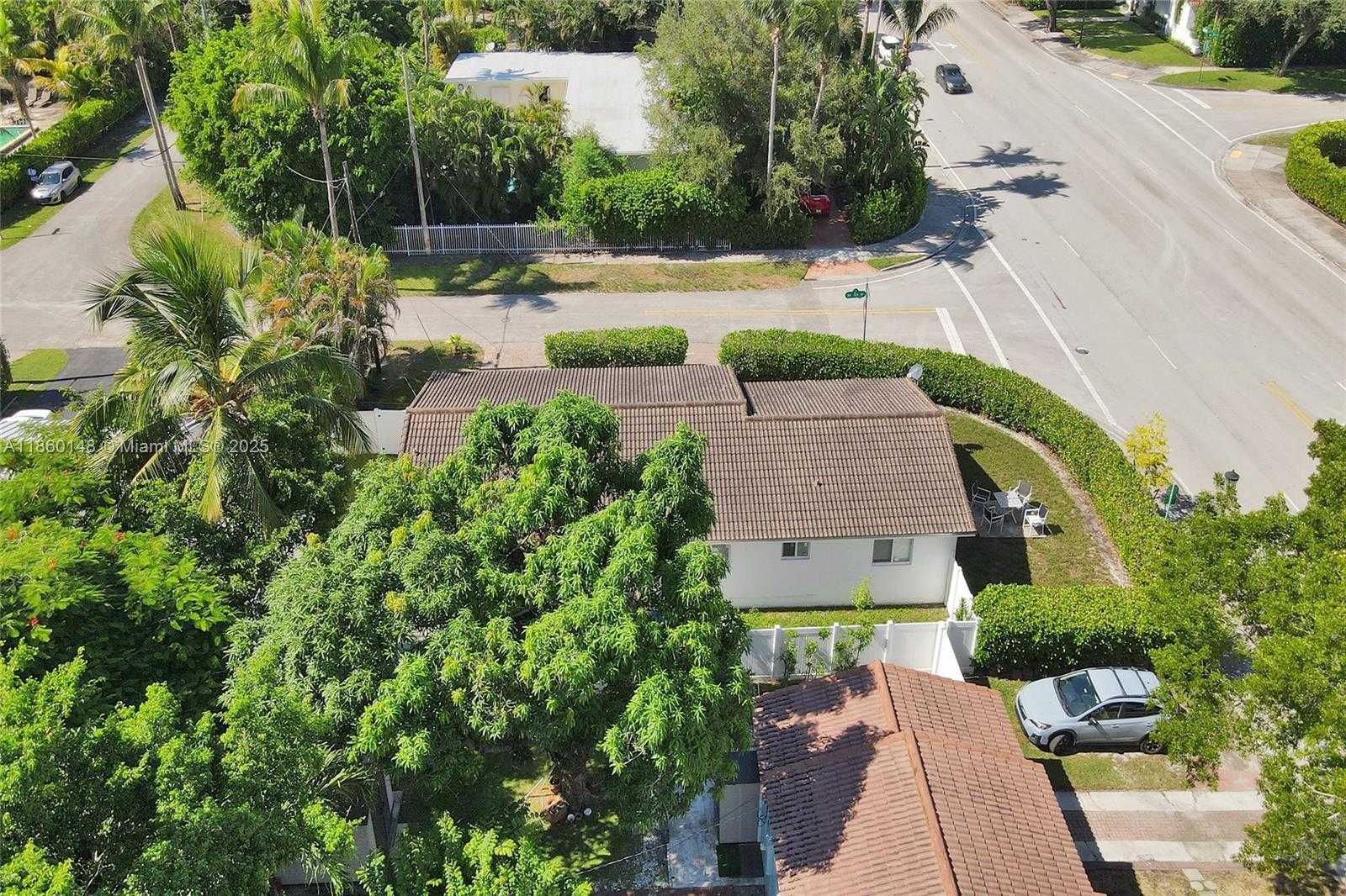 Small Image of 10 NORTH WEST 100TH ST, Miami Shores Number 9
