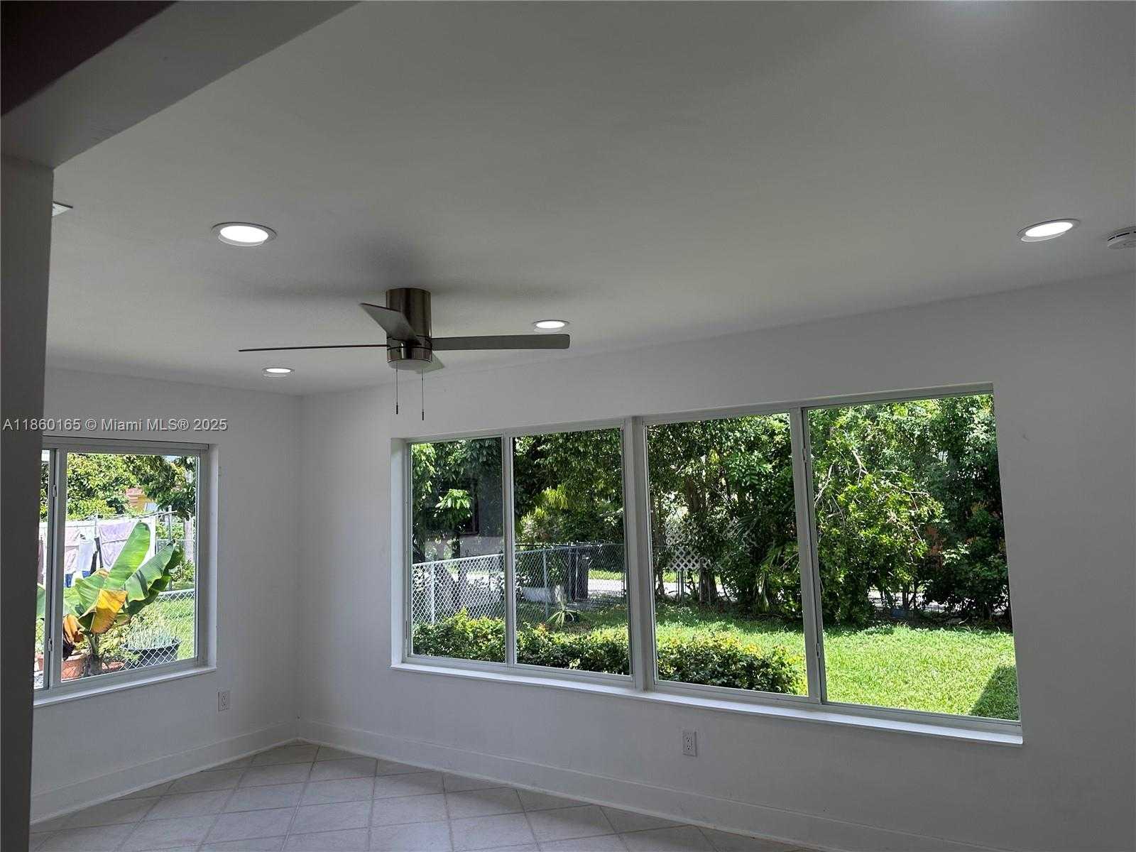 Small Image of 1691 NORTH EAST 177TH ST, North Miami Beach Number 19