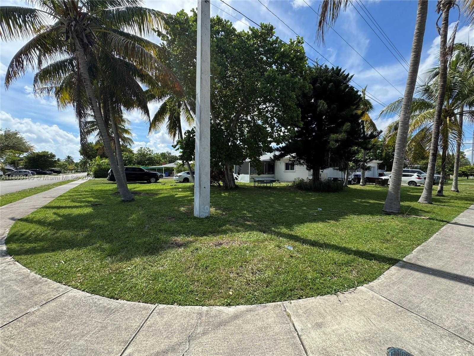Small Image of 1691 NORTH EAST 177TH ST, North Miami Beach Number 22