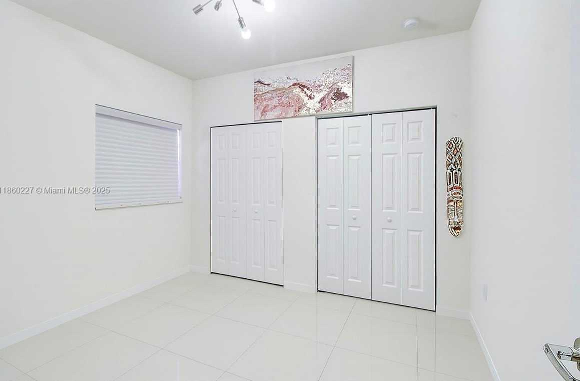 Small Image of 277 SOUTH EAST 31ST AVE, Homestead Number 19