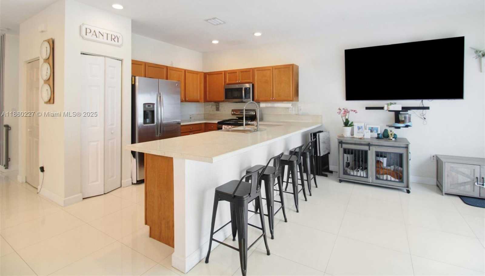 Small Image of 277 SOUTH EAST 31ST AVE, Homestead Number 2