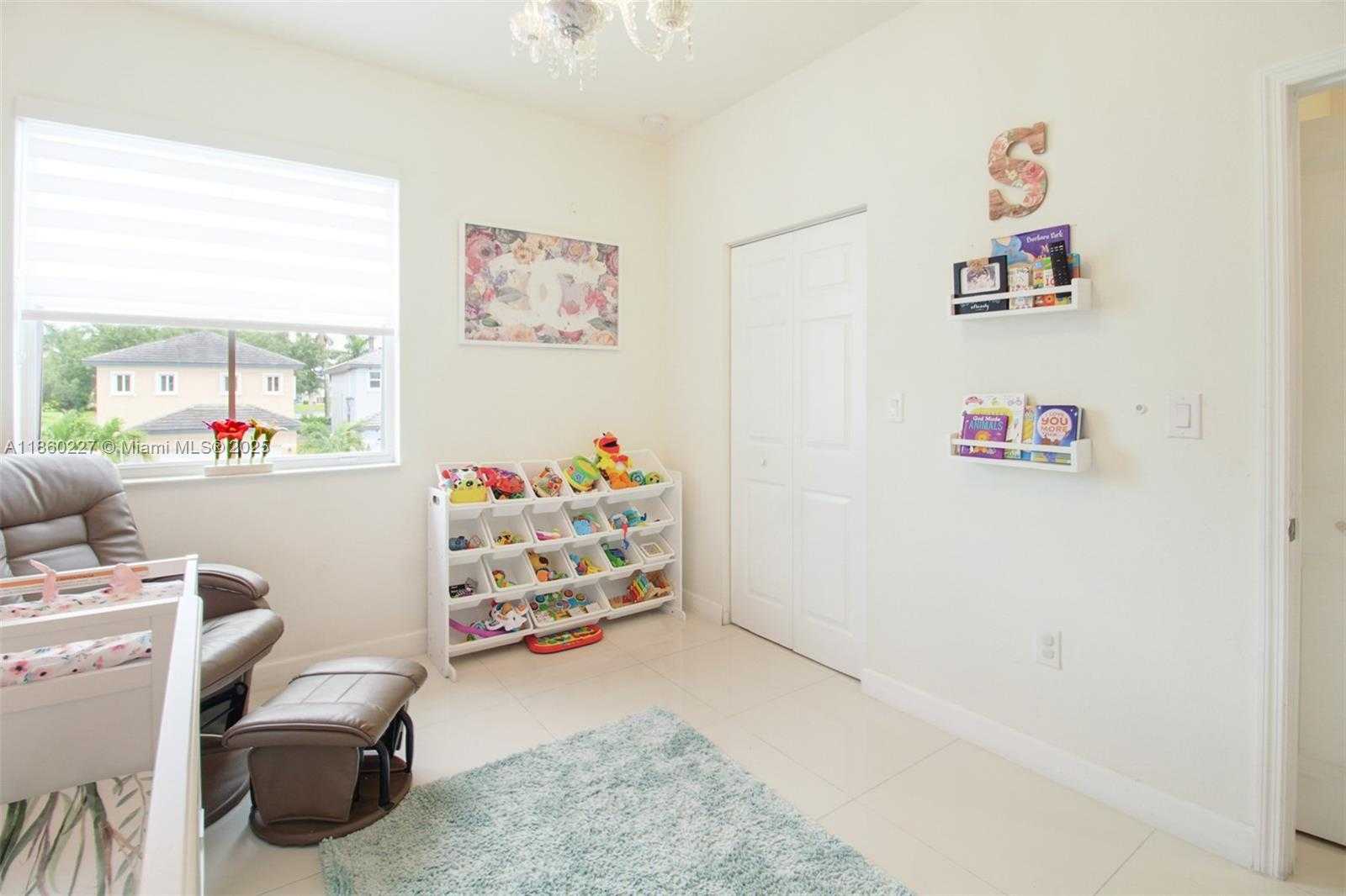 Small Image of 277 SOUTH EAST 31ST AVE, Homestead Number 9