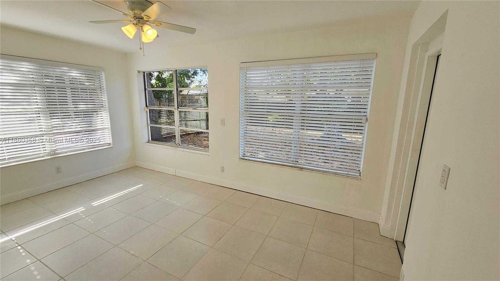 Small Image of 7805 JUNIPER ST, Miramar Number 12