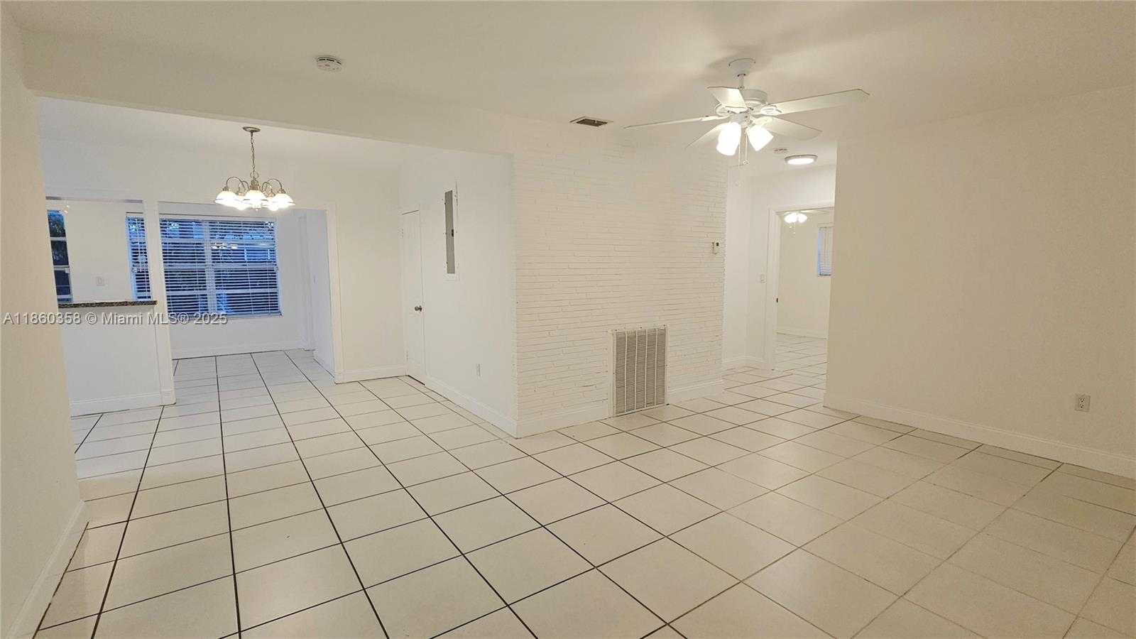 Small Image of 7805 JUNIPER ST, Miramar Number 14