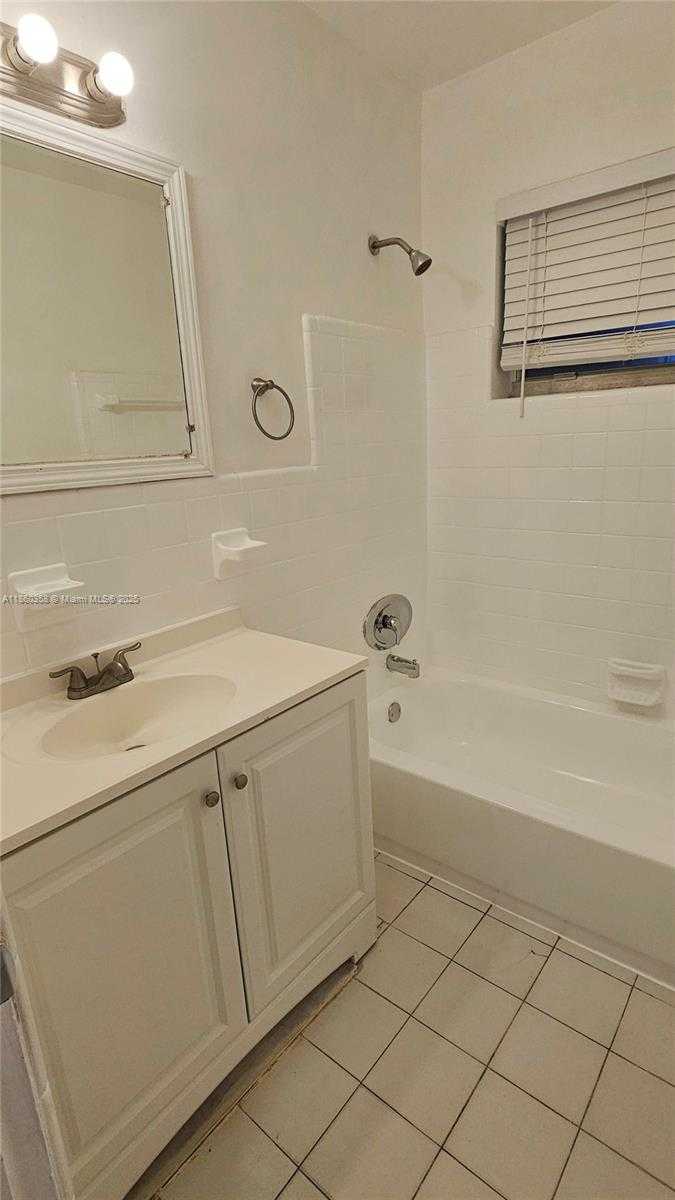 Small Image of 7805 JUNIPER ST, Miramar Number 25