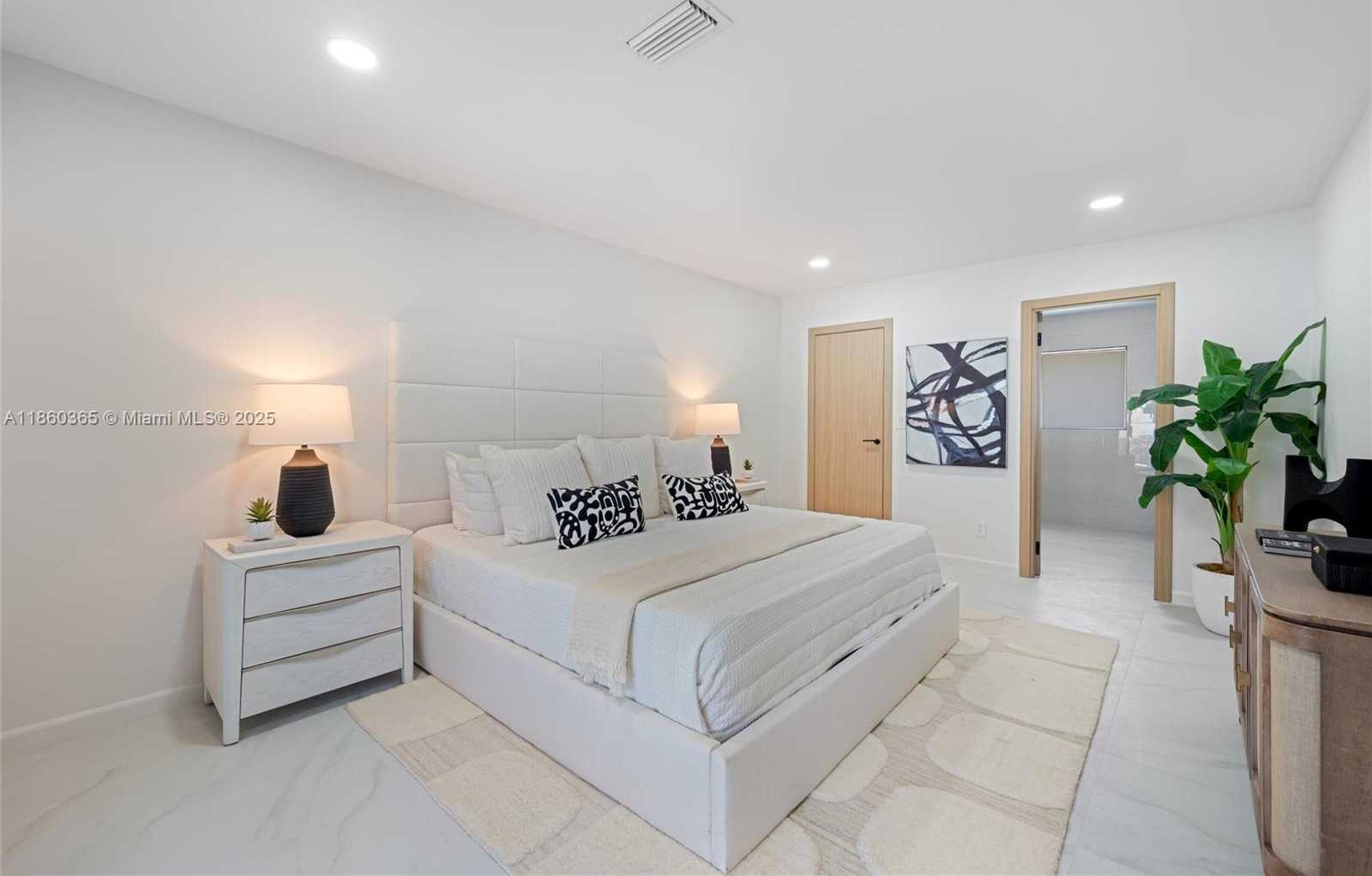 Small Image of 2415 NORTH EAST 35TH DR, Fort Lauderdale Number 10