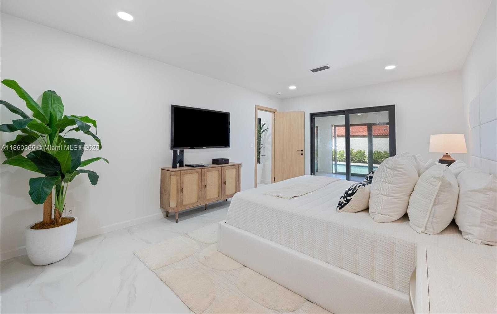 Small Image of 2415 NORTH EAST 35TH DR, Fort Lauderdale Number 11