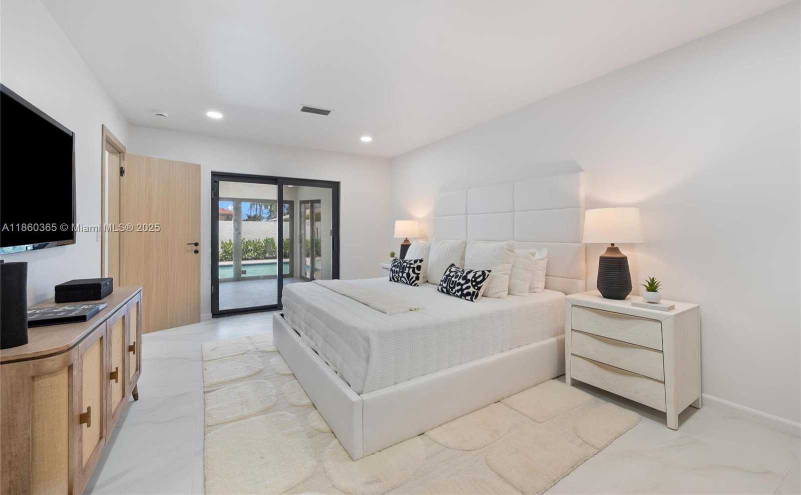 Small Image of 2415 NORTH EAST 35TH DR, Fort Lauderdale Number 12