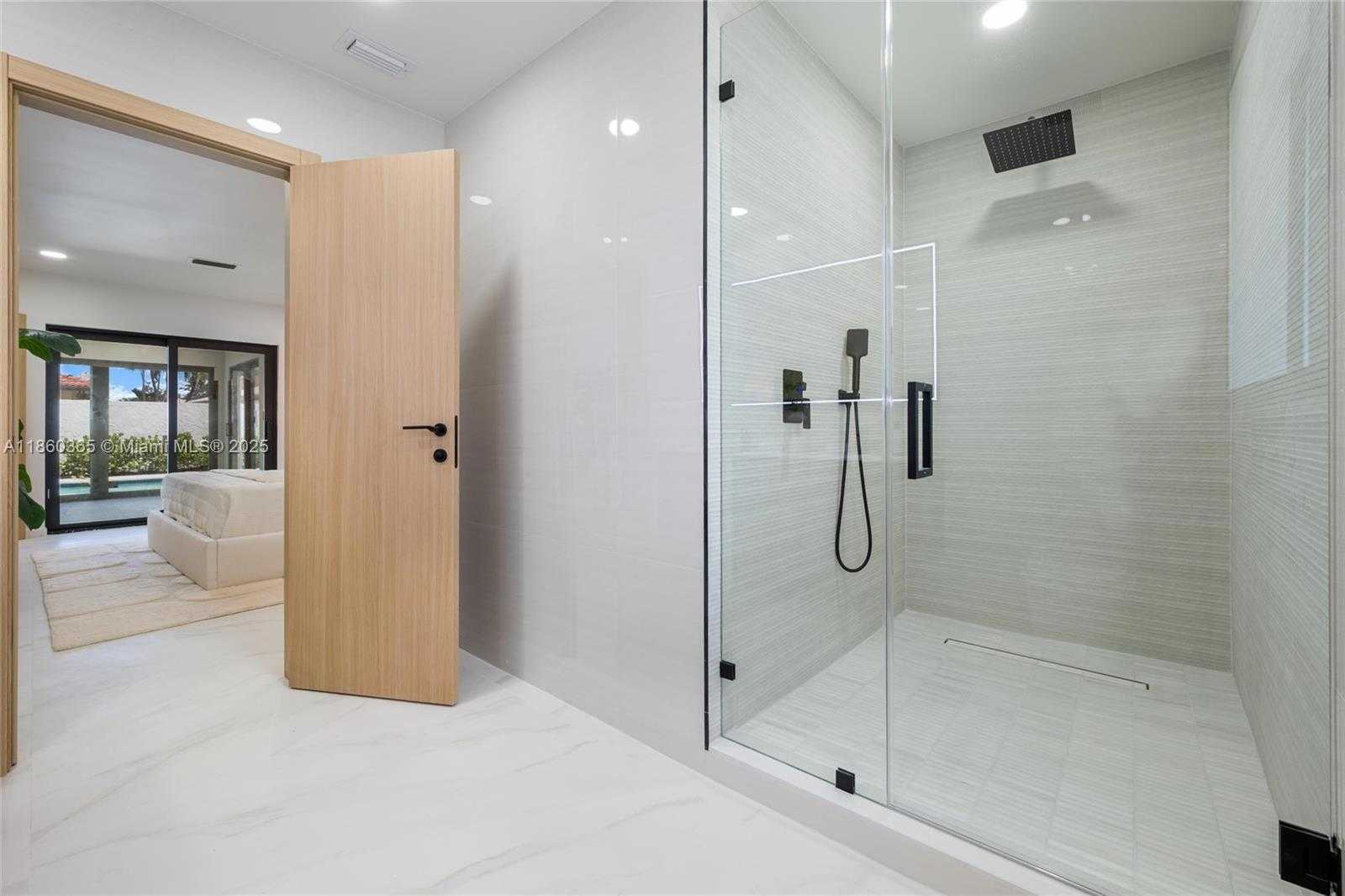 Small Image of 2415 NORTH EAST 35TH DR, Fort Lauderdale Number 14
