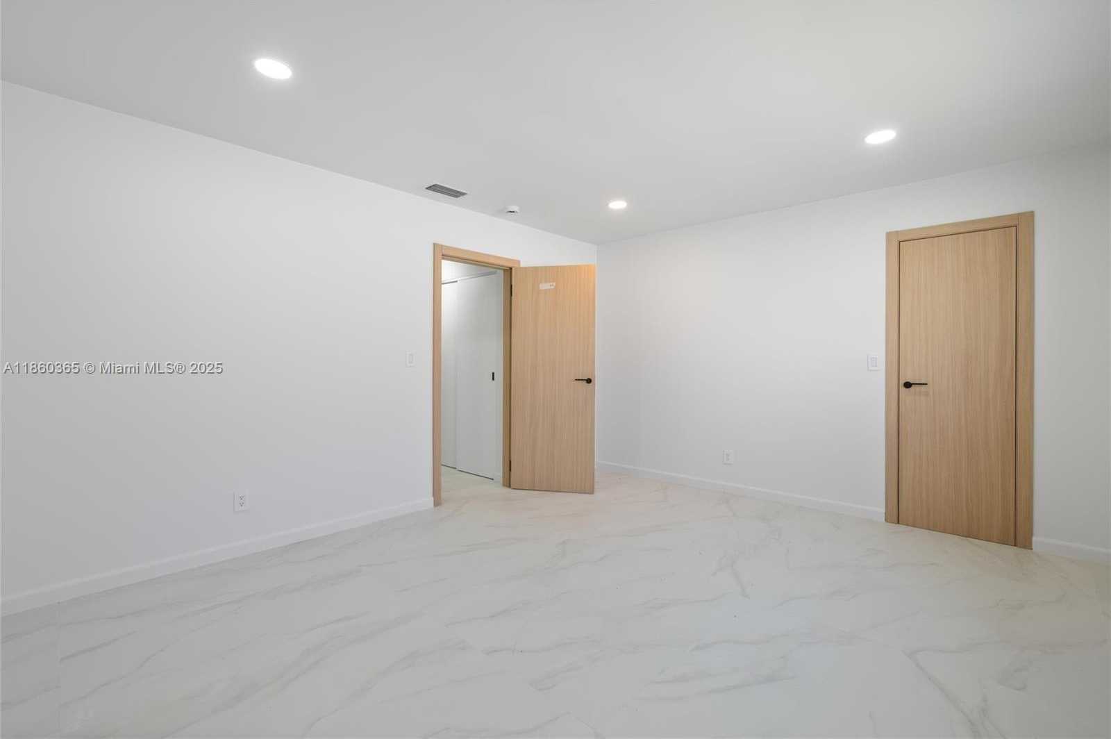Small Image of 2415 NORTH EAST 35TH DR, Fort Lauderdale Number 16