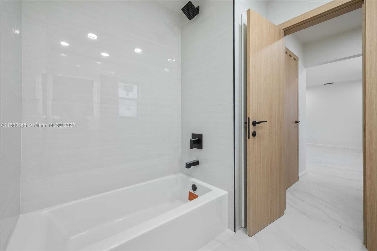 Small Image of 2415 NORTH EAST 35TH DR, Fort Lauderdale Number 18