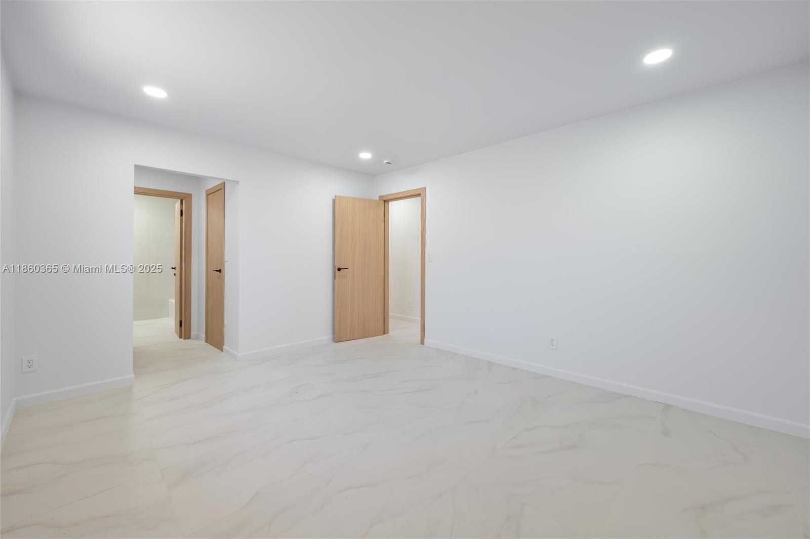 Small Image of 2415 NORTH EAST 35TH DR, Fort Lauderdale Number 20