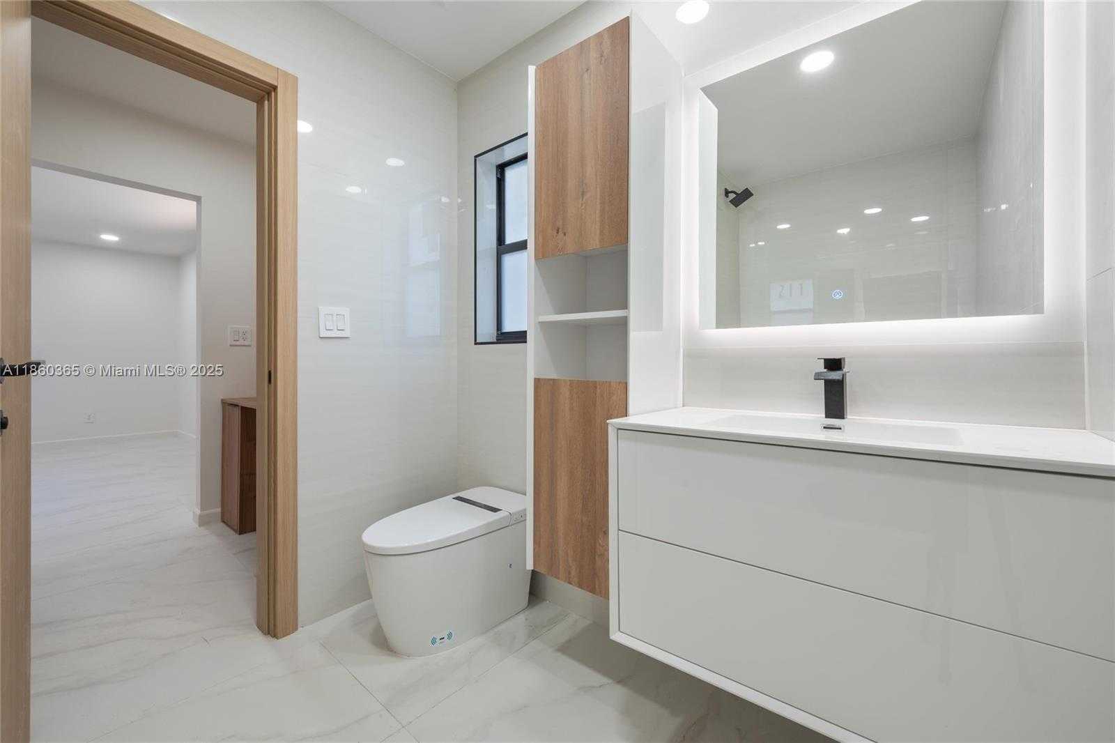 Small Image of 2415 NORTH EAST 35TH DR, Fort Lauderdale Number 22