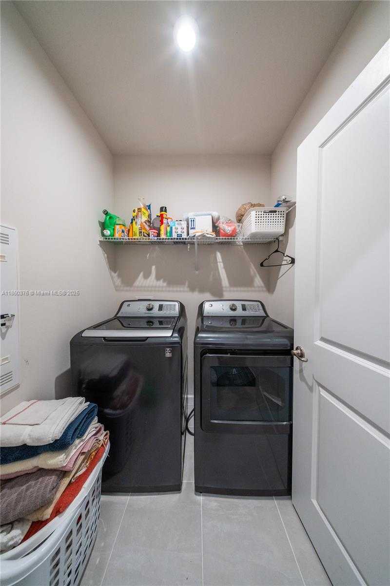 Small Image of 9454 SOUTH WEST LIBERTAS WAY, Port St. Lucie Number 30