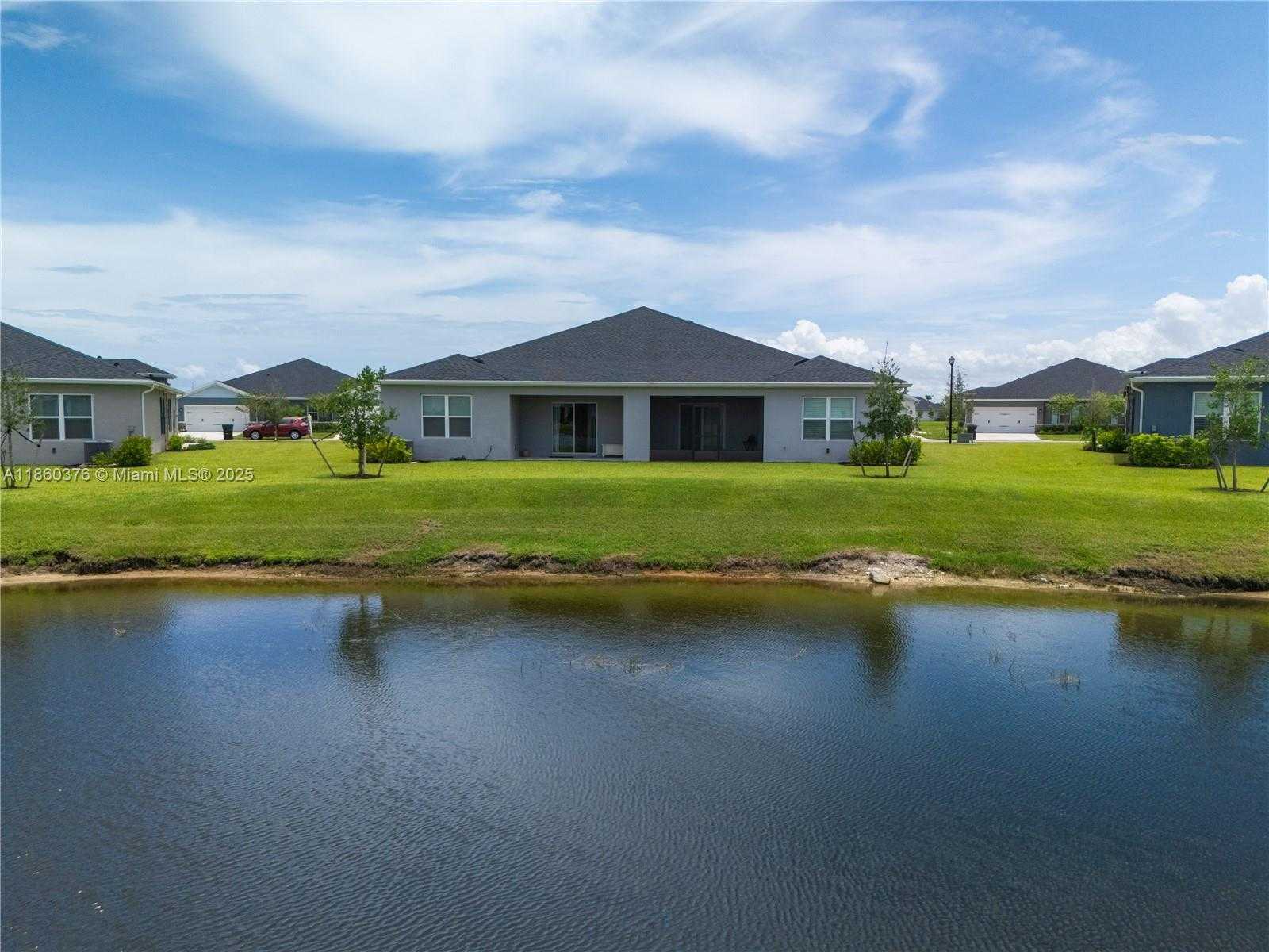 Small Image of 9454 SOUTH WEST LIBERTAS WAY, Port St. Lucie Number 34