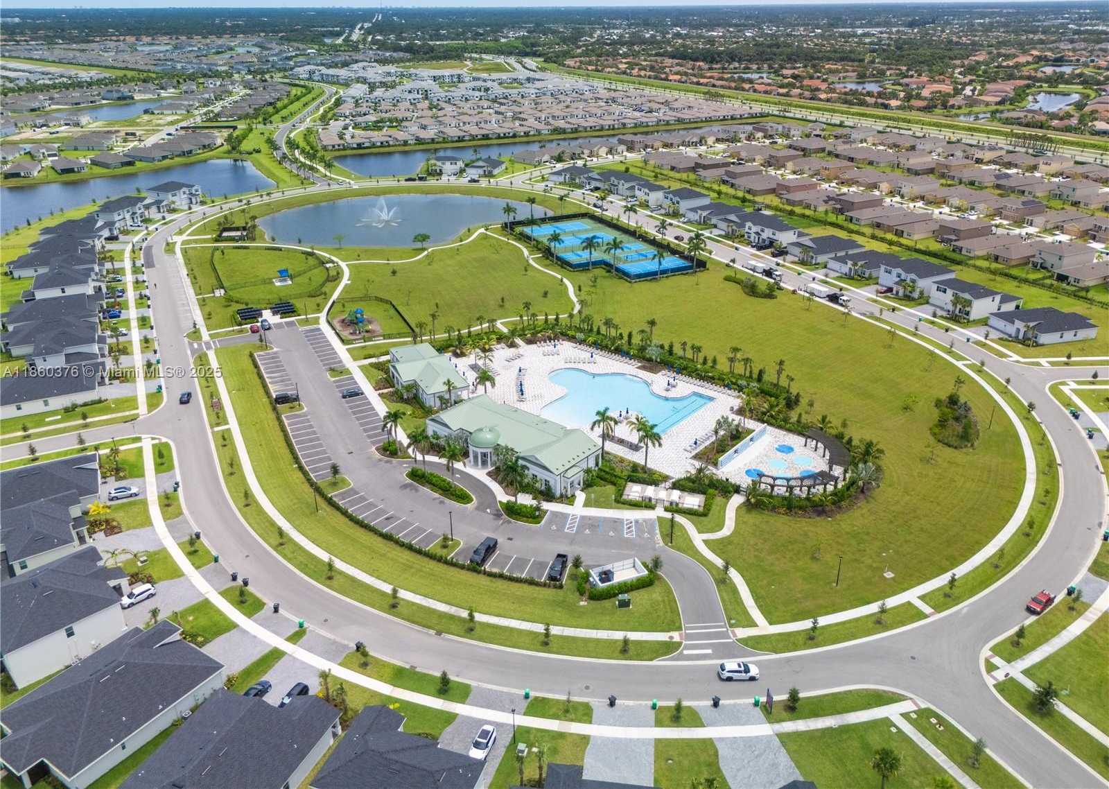 Small Image of 9454 SOUTH WEST LIBERTAS WAY, Port St. Lucie Number 41
