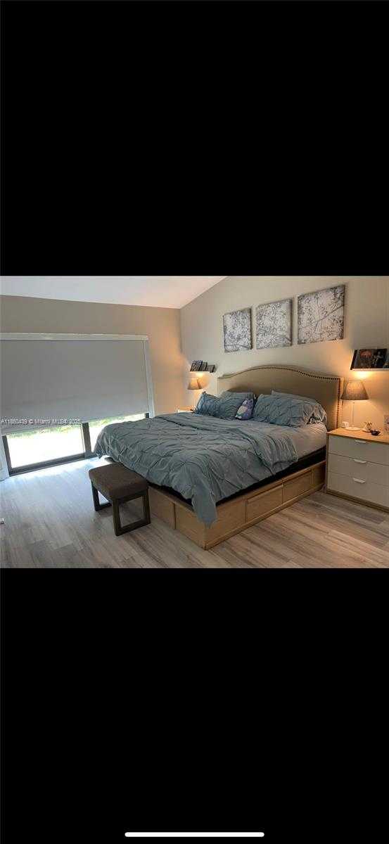 Small Image of 8848 NORTH WEST 188TH ST, Hialeah Number 10