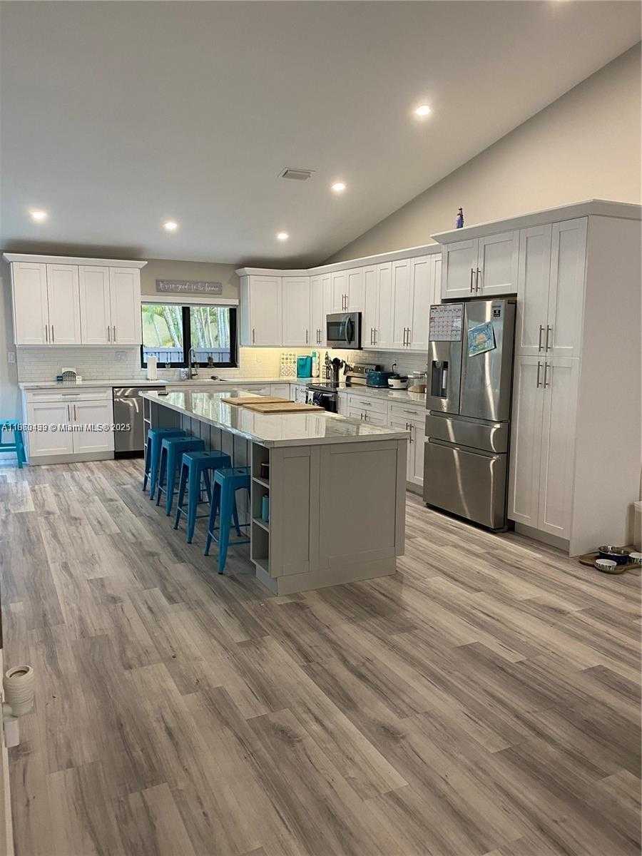 Small Image of 8848 NORTH WEST 188TH ST, Hialeah Number 2