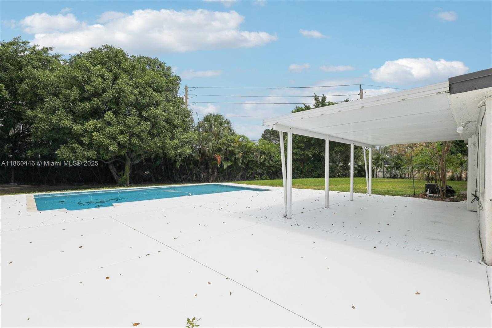 Small Image of 8601 NORTH WEST 185TH TER, Hialeah Number 12