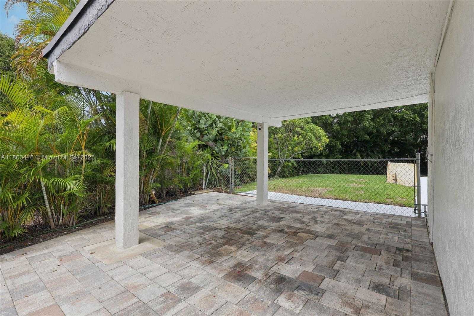 Small Image of 8601 NORTH WEST 185TH TER, Hialeah Number 17