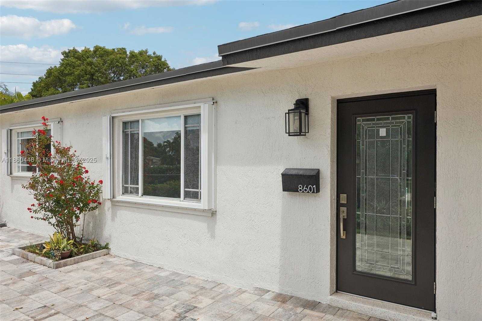 Small Image of 8601 NORTH WEST 185TH TER, Hialeah Number 19