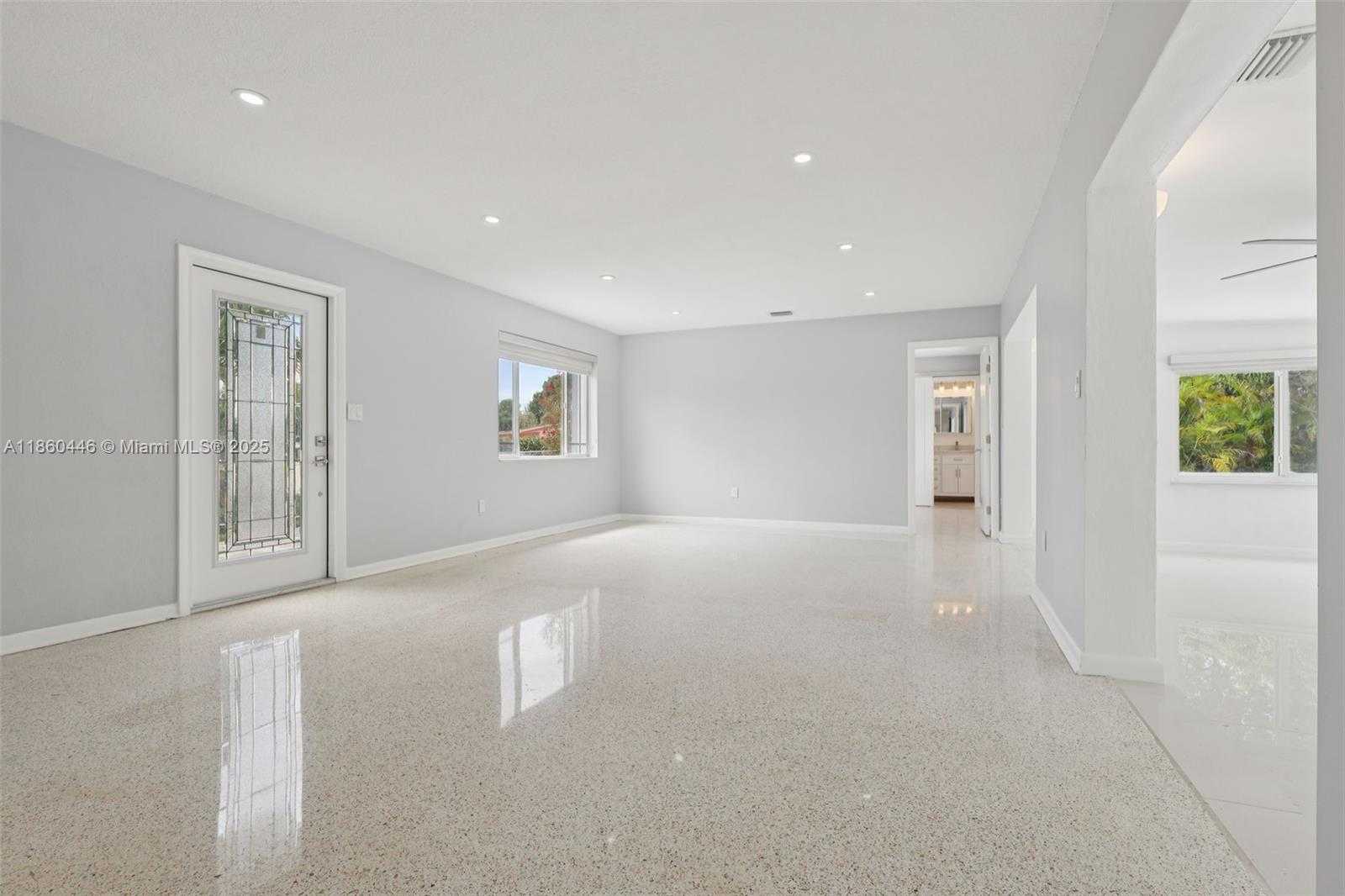 Small Image of 8601 NORTH WEST 185TH TER, Hialeah Number 30