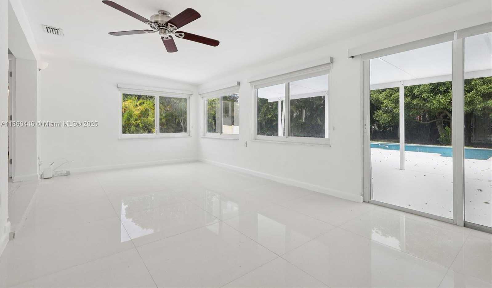 Small Image of 8601 NORTH WEST 185TH TER, Hialeah Number 42