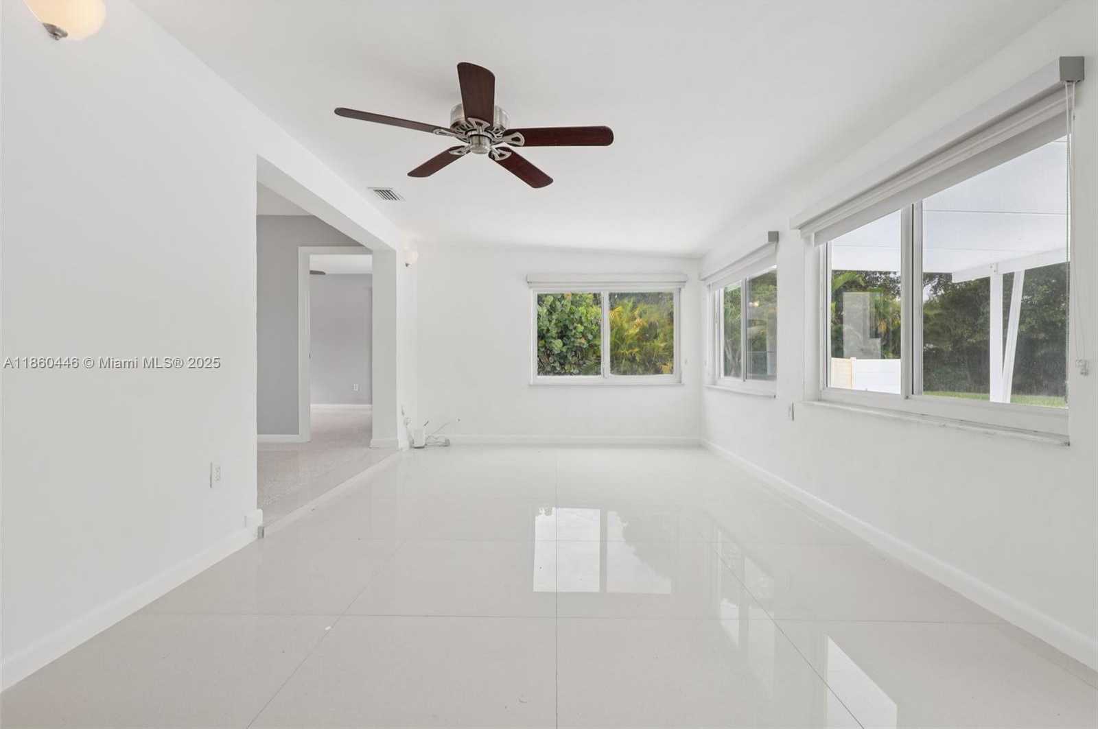 Small Image of 8601 NORTH WEST 185TH TER, Hialeah Number 44
