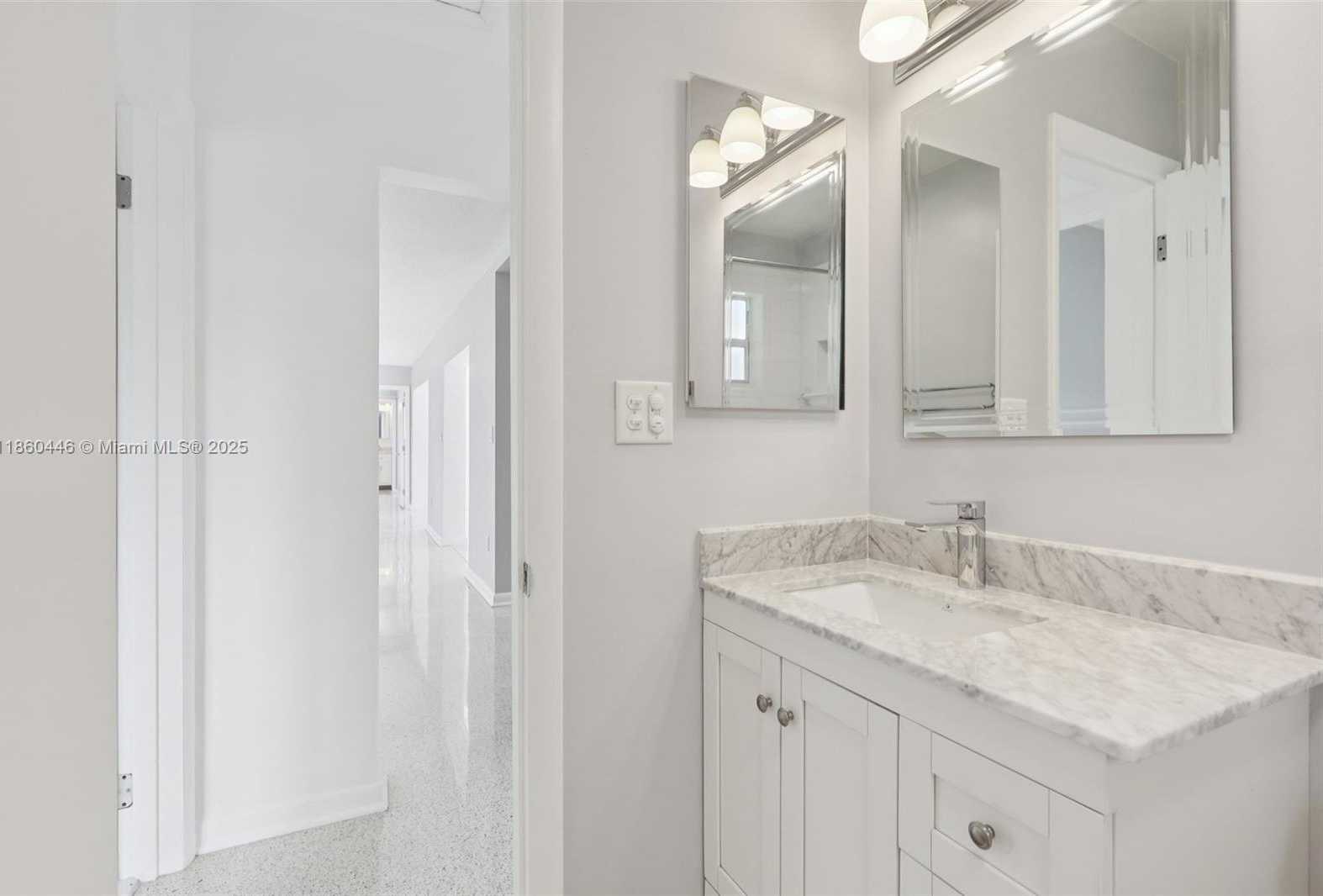 Small Image of 8601 NORTH WEST 185TH TER, Hialeah Number 57