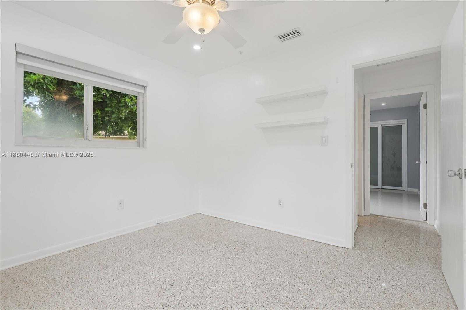 Small Image of 8601 NORTH WEST 185TH TER, Hialeah Number 61