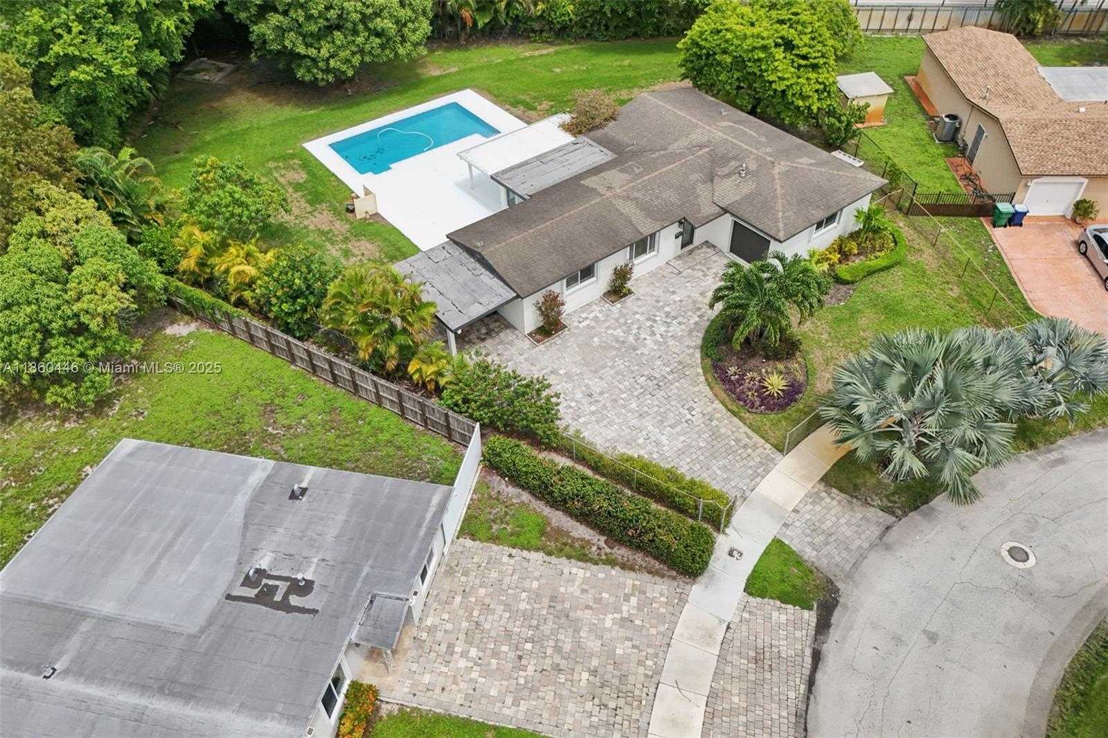Small Image of 8601 NORTH WEST 185TH TER, Hialeah Number 71