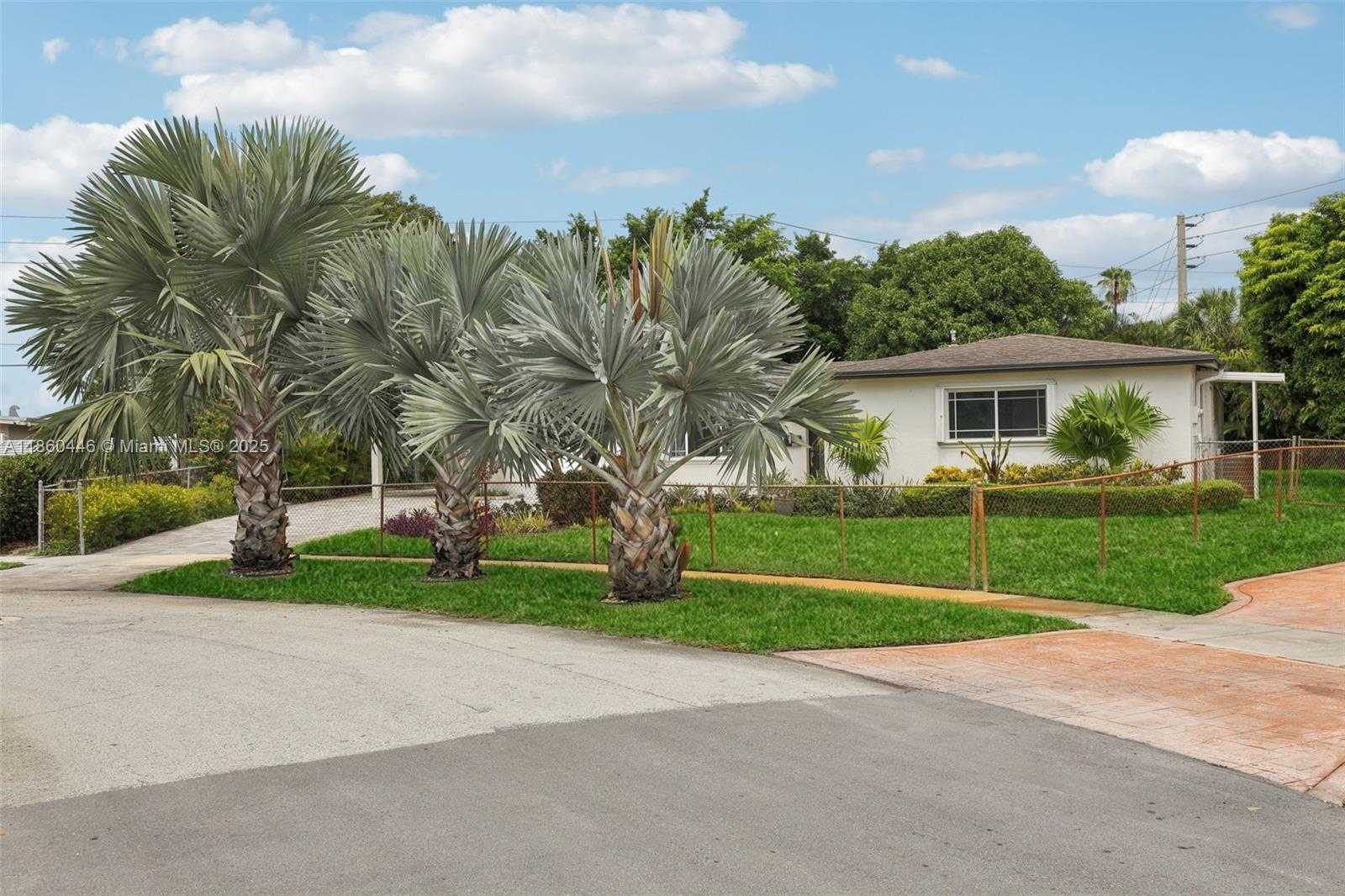 Small Image of 8601 NORTH WEST 185TH TER, Hialeah Number 73